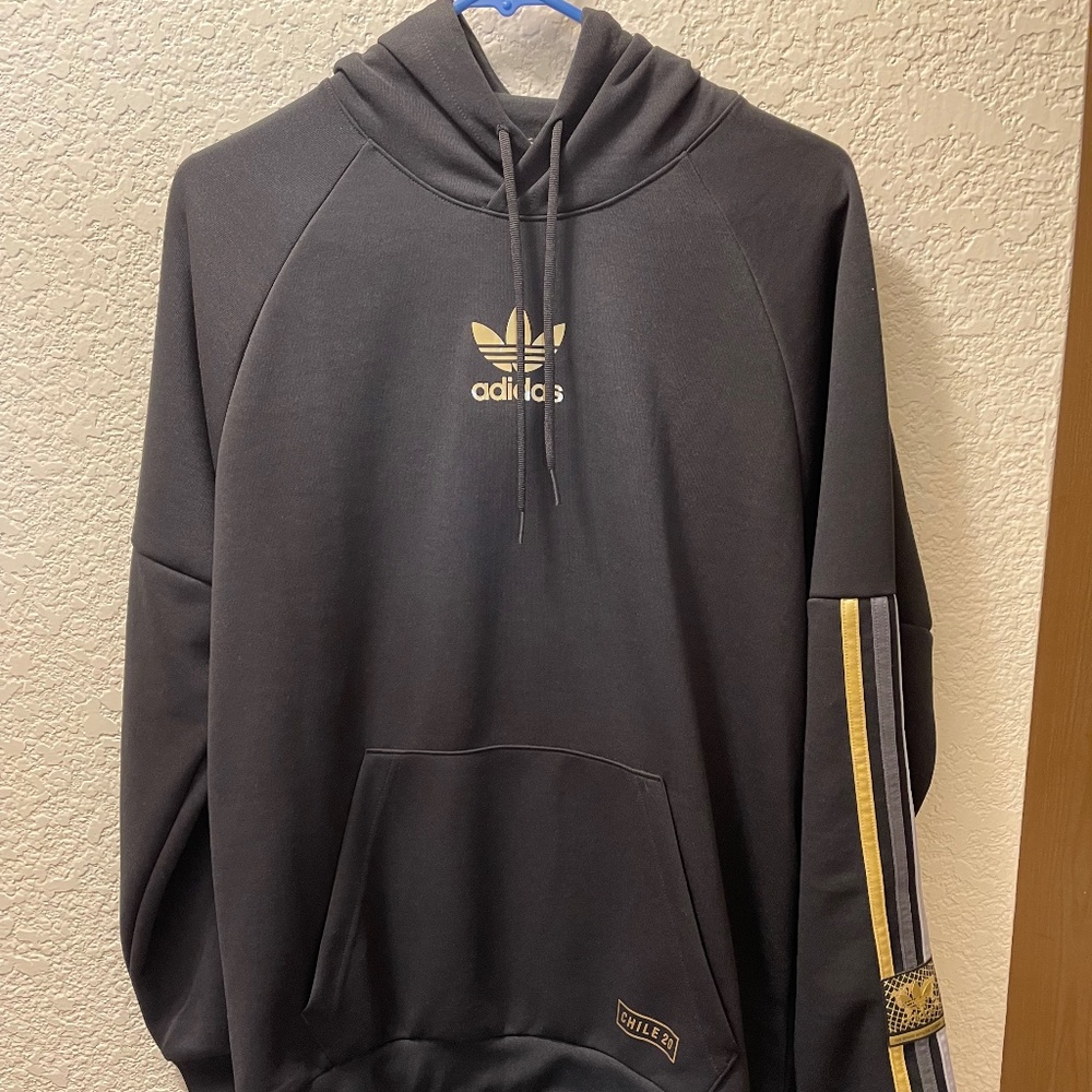 adidas Originals Men's Chile 20 Pullover Hoodie Black Gold Silver Medium HD8294